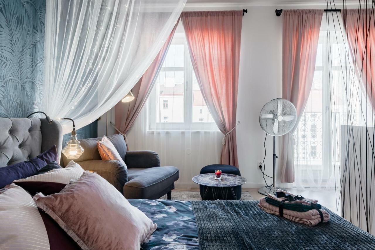 Romantic Designer Apartment Prague Exterior photo
