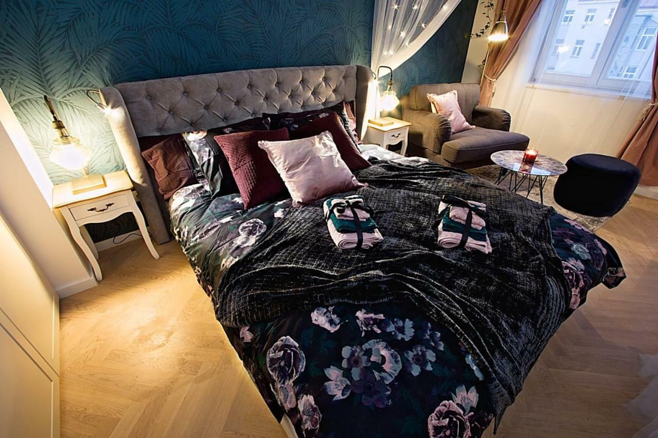 Romantic Designer Apartment Prague Exterior photo